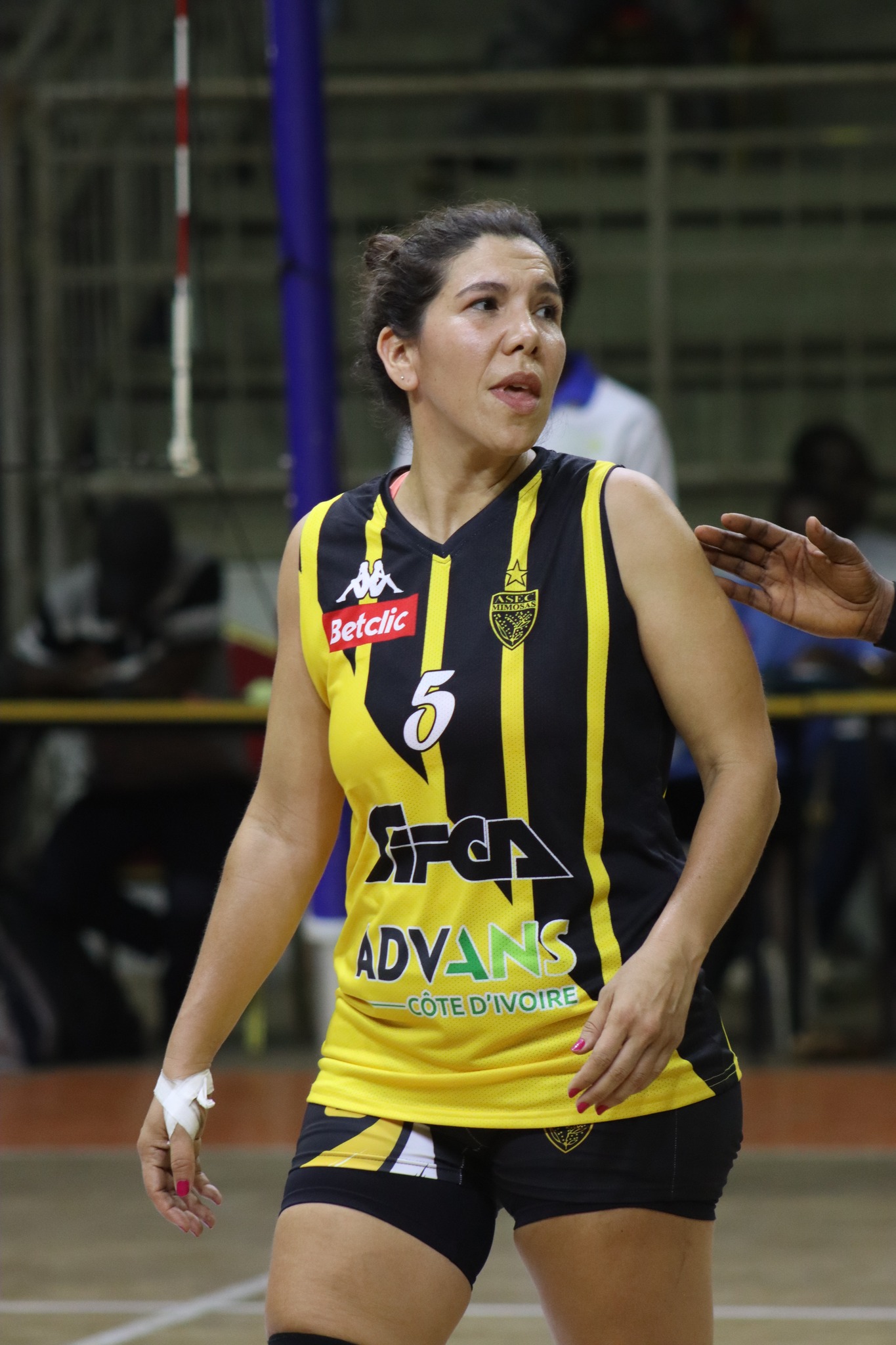 VOLLEY-BALL